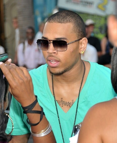 KICK GAME : Chris Brown in Louis Vuitton Attitude Sunglasses