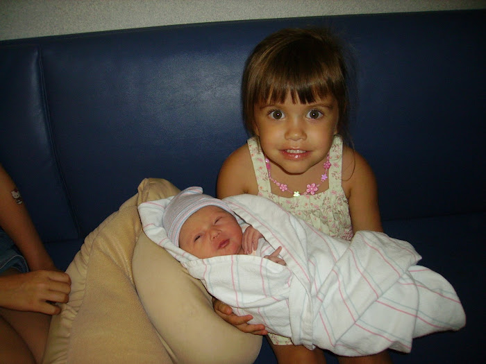 Aniston and Big Sister Bella