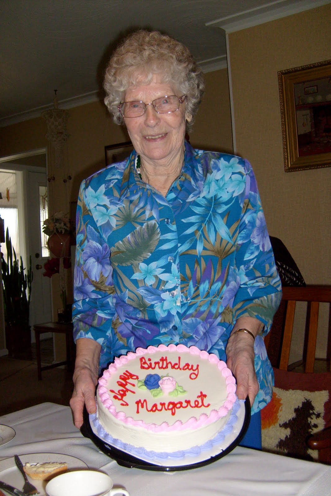 [Margie's+90th+birthday+party+007.jpg]