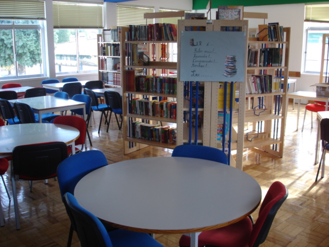 [Biblioteca+2.JPG]