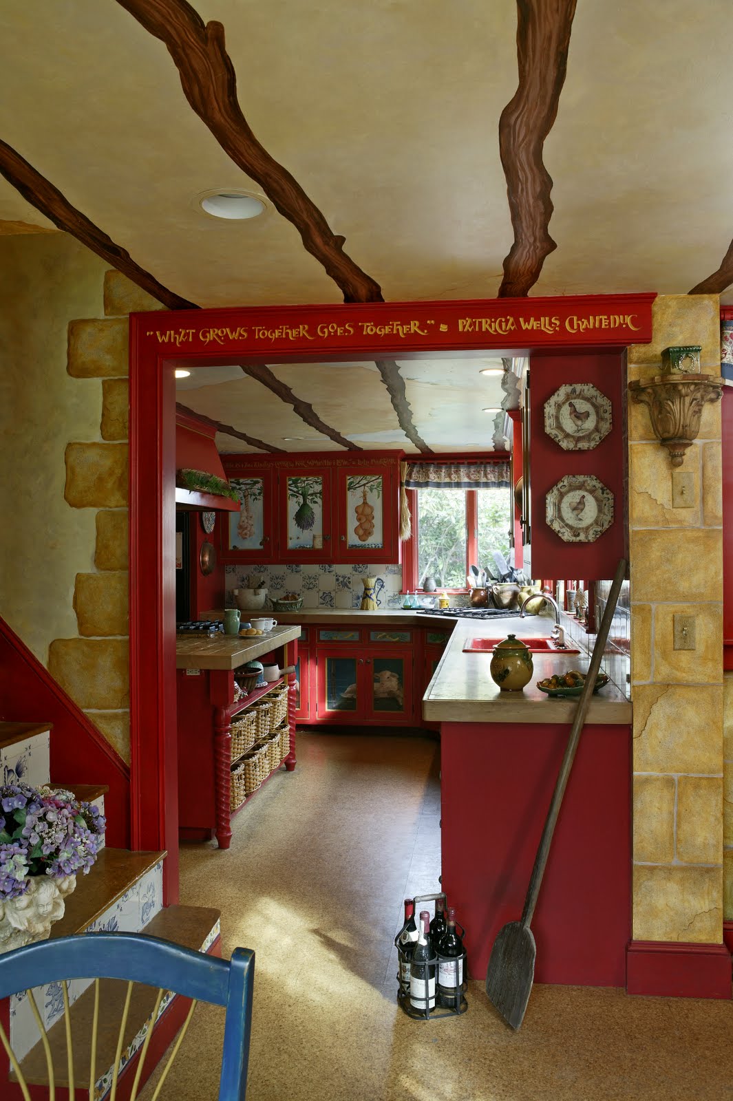 Kitchen cabinets ma In my oLD kitchen, walls and cabinets are faux painted to make us feel