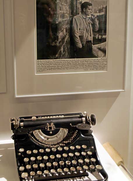 [Kerouac+maquina+escribir.jpg]