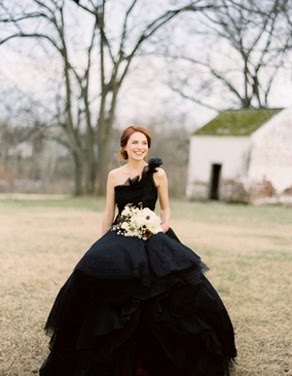 [black-wedding-dress4.jpg]