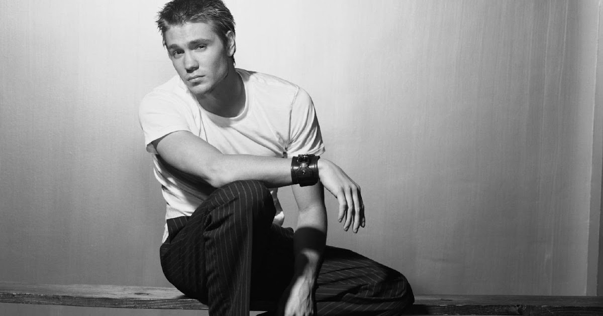 SEXY FOOT MALE CELEBS: Chad Michael Murray