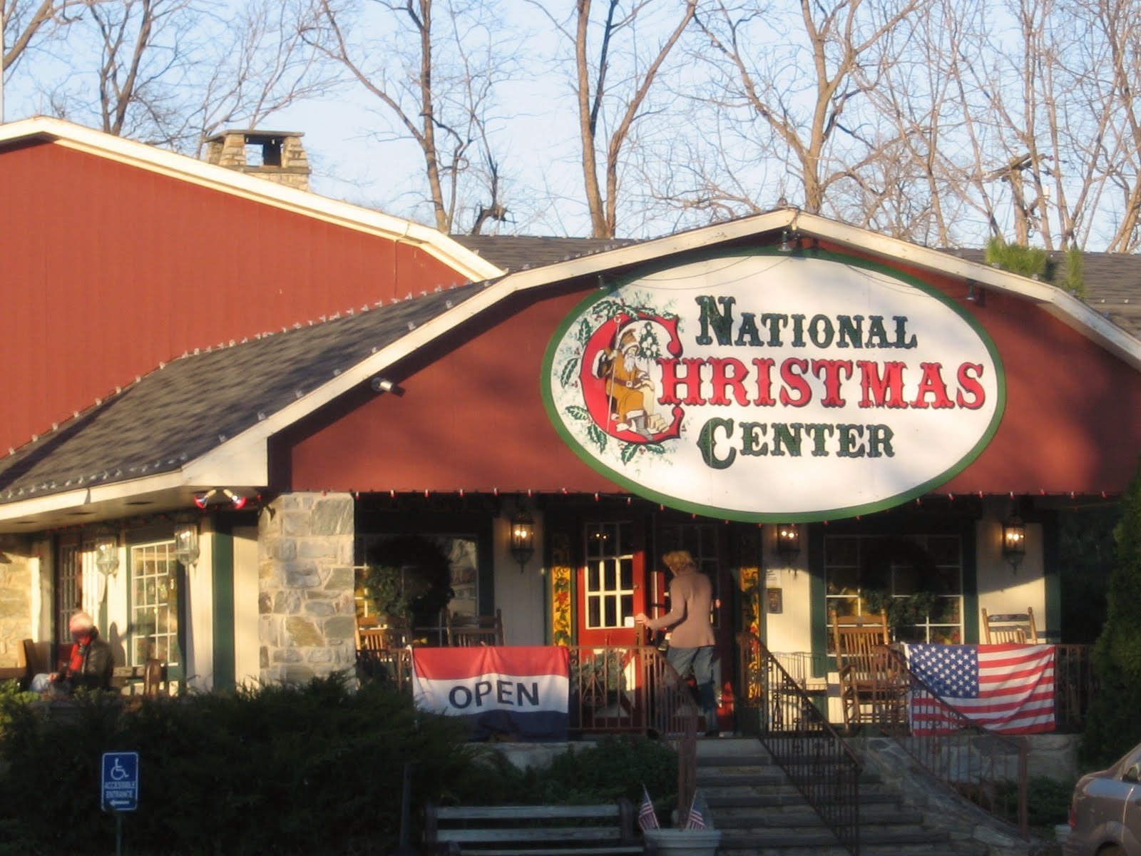 [National+Christmas+Center.JPG]