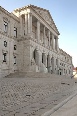 [Assembleia+da+RepÃºblica.jpg]