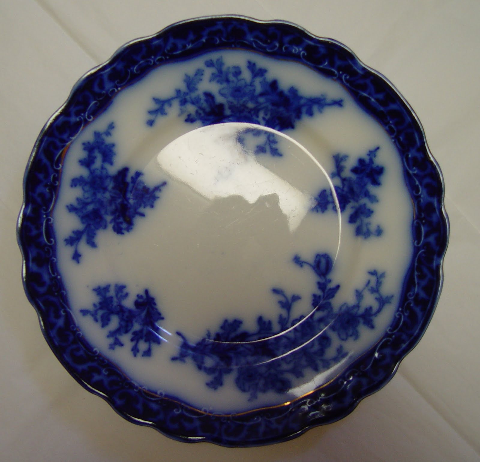 .Blue pattern snf a white rose