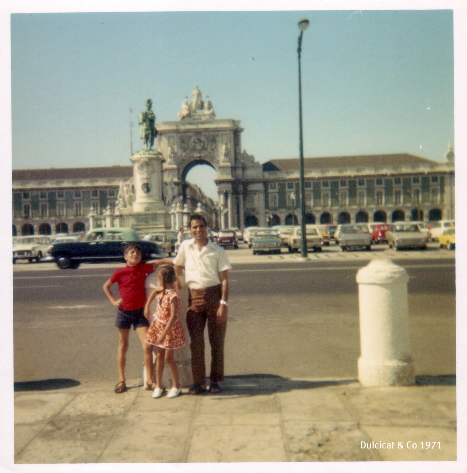 [71_Praça_comercio.jpg]