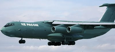http://1.bp.blogspot.com/_kdcsVoFMTKM/SI-dueq-u7I/AAAAAAAAHmk/sMIWq19bKEg/s400/0Pacom-IL76MF-landing-full%3Binit_.jpg