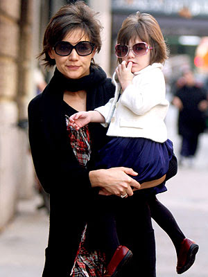 Katie+Holmes+Suri+Cruise+sunglasses.jpg