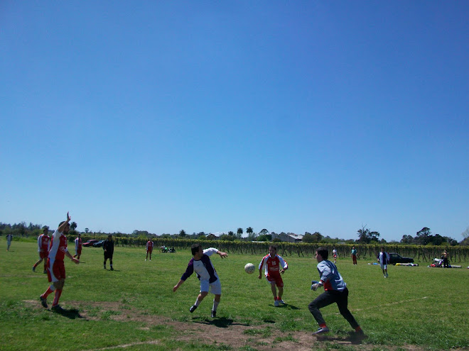 QUE OREJAZO DE PAPILO, IGUAL CONTUVO EL ARQUERO...