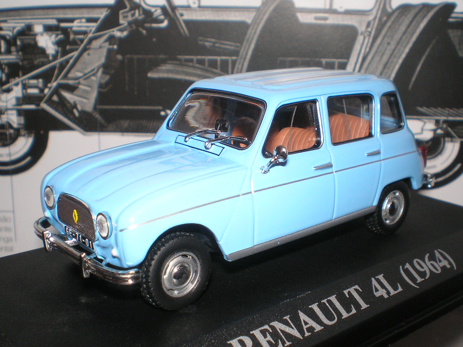 [Renault4La.JPG]
