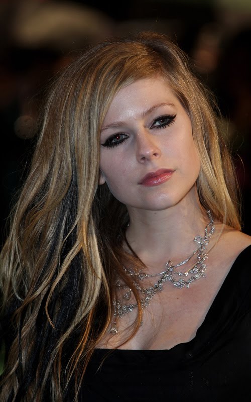[avril-lavigne-022510-8.jpg]