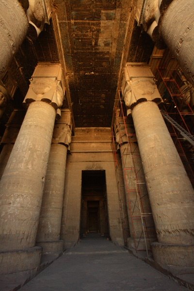 [luxor08.JPG]