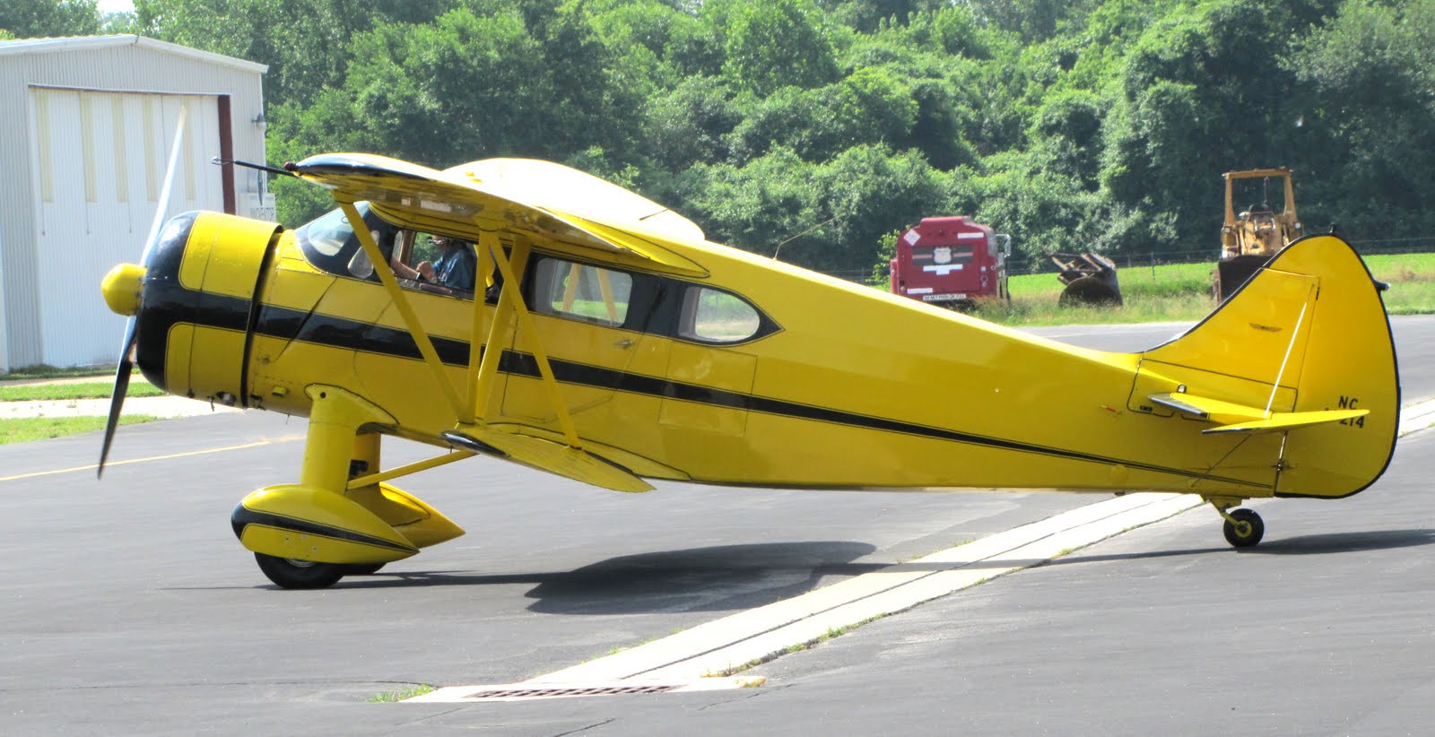 The Aero Experience Robert Grist's Beautiful Waco EQC6 Comes in to