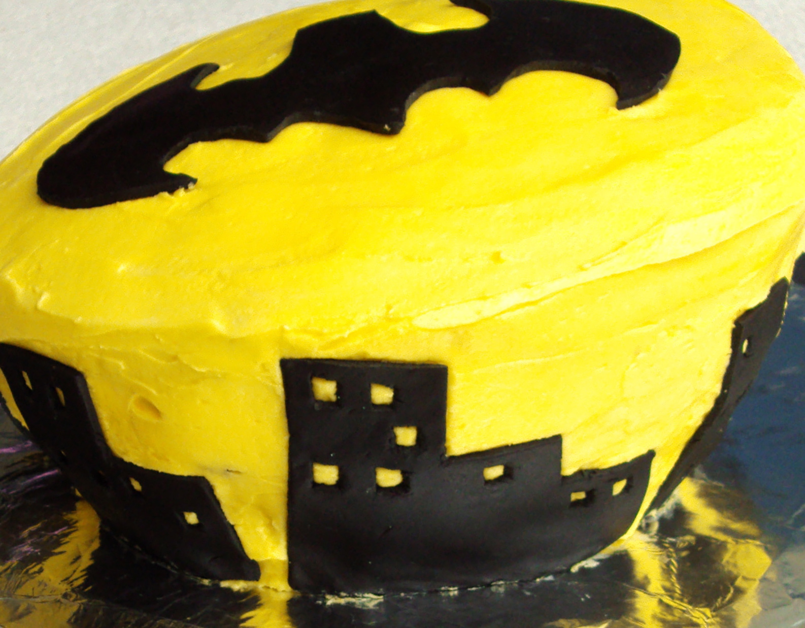 Leanne bakes: Batman Cake