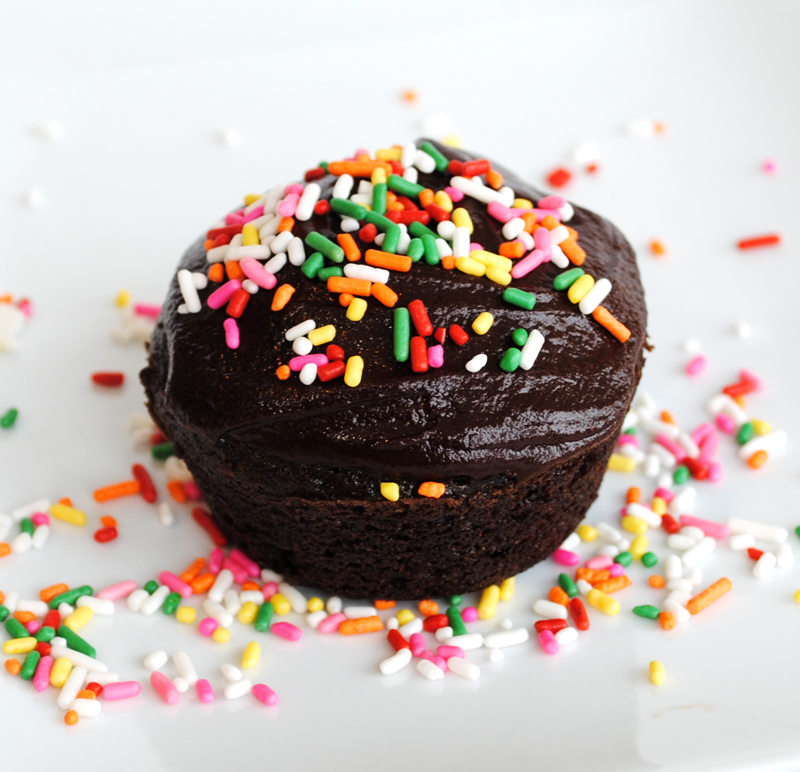 Leanne bakes Marshmallow CremeFilled Cupcakes