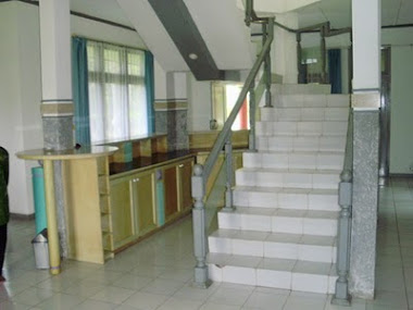 tangga dan minibar