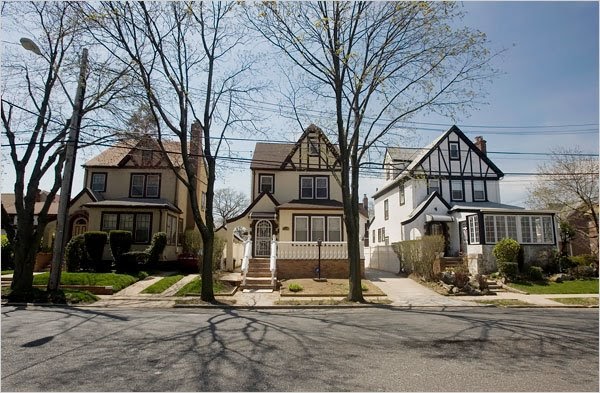 Queens Crap Times visits lovely Laurelton