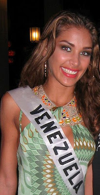 பிரபஞ்ச அழகிகள் - Miss Universe பட்டம் பெற்றவர்கள்.. Dayana+Mendoza+-+Venezuela+-+2008