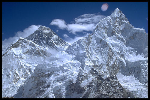 [Mount-Everest-and-Nuptse-travellertheworld.jpg]