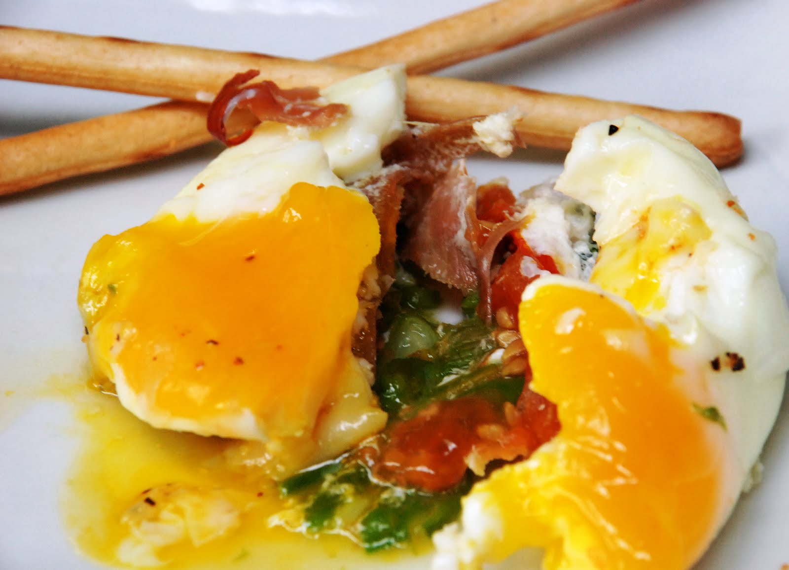 CupCakes and CrabLegs Baked Egg With Prosciutto, Asparagus and Tomato