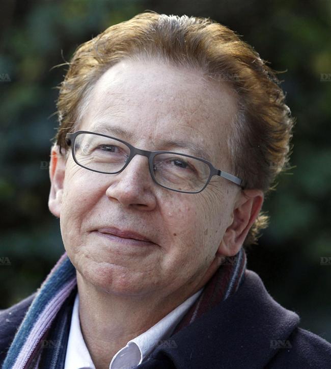 Jean-Michel-Olivier-est-l-auteur-d-une-vingtaine-d-ouvrages_-%2528Photo-AFP%2529.jpg