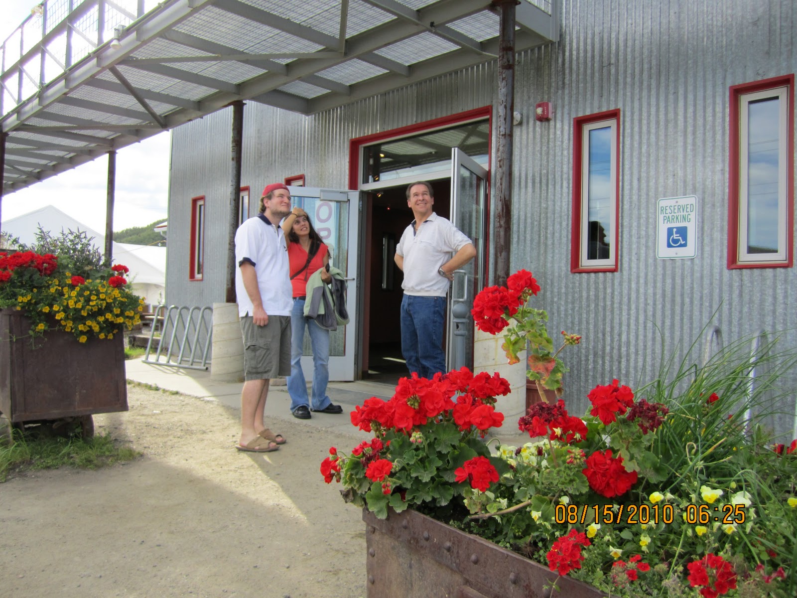 Midnight Sun Report Things to do in Fairbanks Dine at the Silver