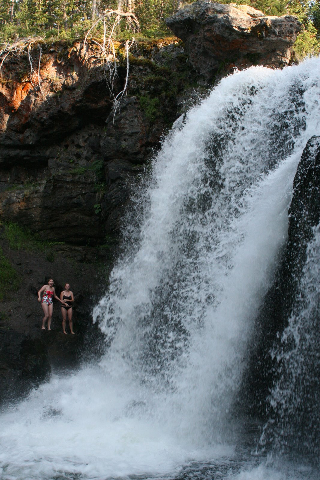 [waterfallbeecaliz.jpg]