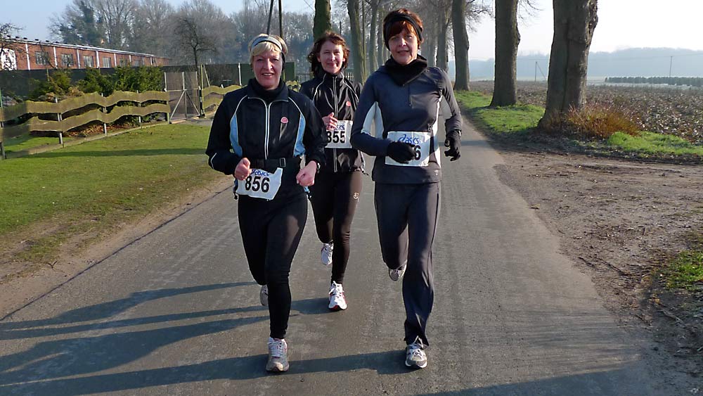 [silvesterlauf_sisters.jpg]