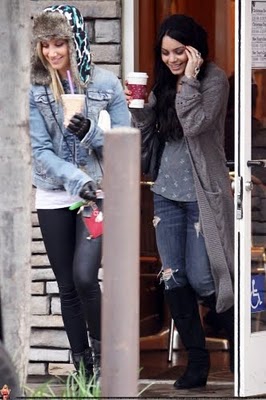 [ash-van-cafeteria-bff-1.jpg]