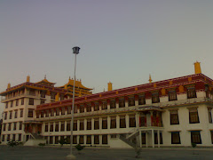 འབྲས་སྤུངས་འདུ་ཁང་།