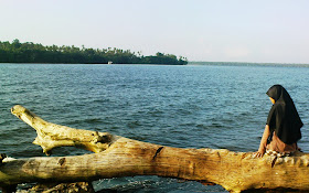 Tadzabur dengan Indah Laut_Nya