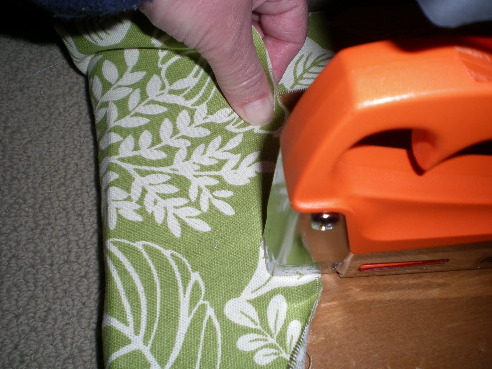 saltbox treasures DIY How to reupholster a chair seat pad . . . easy!