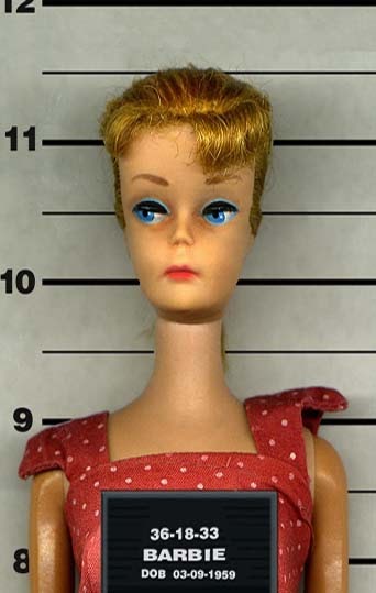 Falcón-voy: Barbie-corrido