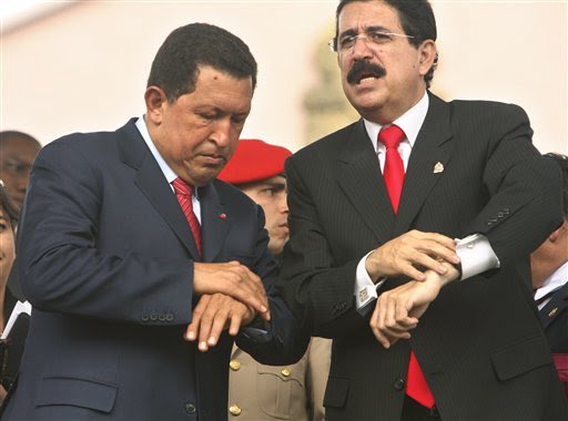 [los-presidentes-hugo-chavez-de-venezuela-y-manuel-zelaya-de-honduras.jpg]