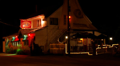 Night picture of the Lakehouse Pub & Grill on Lake Bomoseen in Vermont