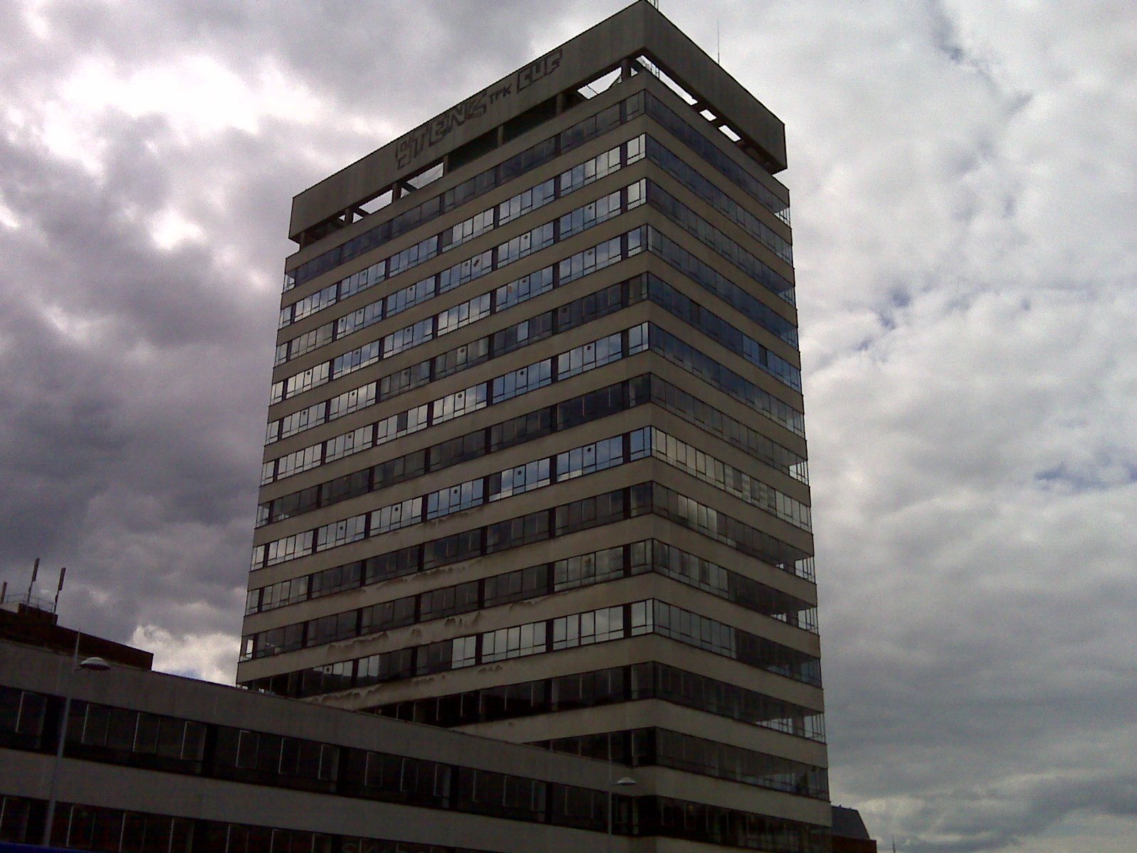 [=?Windows-1252?B?SU1HMDAxOTUuanBn?=-768128]