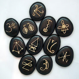 GEMAS CON GRABADOS DE SÍMBOLOS DE KARUNA REIKI