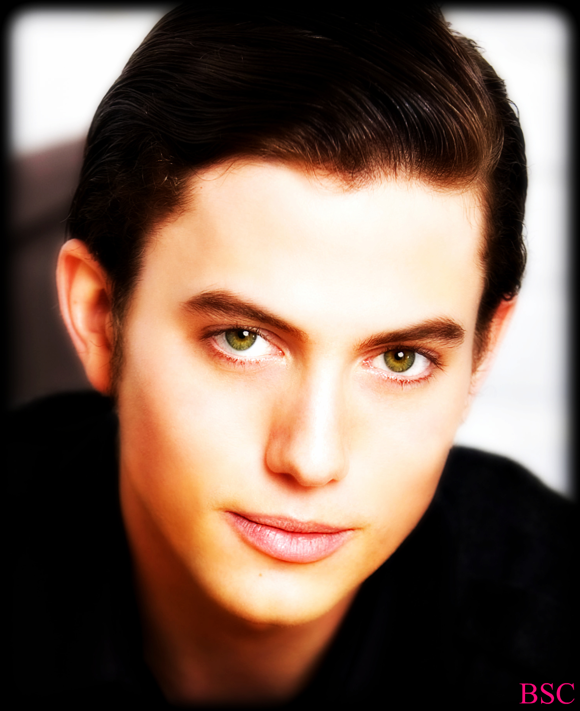 http://1.bp.blogspot.com/_ljDUPGA1Jbs/TISGvEXyTwI/AAAAAAAAFcw/RATRwFLLx-U/s1600/twilightxchange_jackson_rathbone_pts_mix_hq_2.jpg