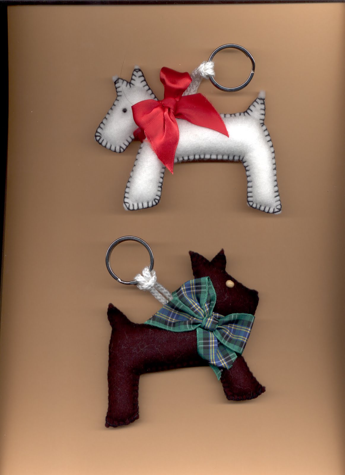 [PORTA+CHAVES+CÃƒES.bmp]