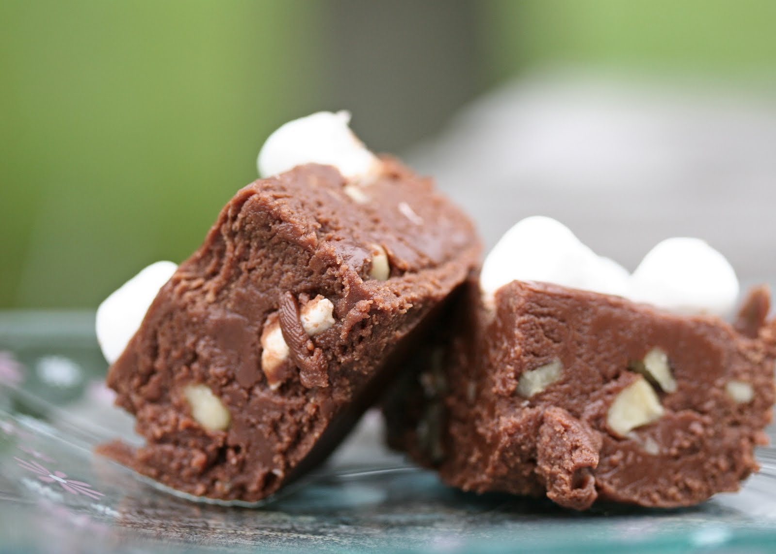 Sweet Cheeks in the Kitchen. Chocolate Walnut Fudge