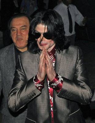Michael%2BJackson%2BLeaving%2BLondon%2BHotel%2BdtykvRgX9Jll.jpg