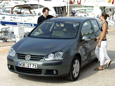 Volkswagen Golf Mk V The fifth generation Golf was unveiled at the Frankfurt 