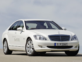 Mercedes Benz E320 - The Best Luxury Car 2010 Mercedes Benz E320 - The Best Luxury Car 2010
