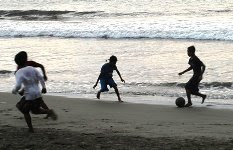 sepak bola anak nelayan