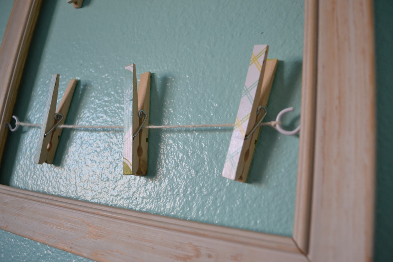 easy peasy lemon squeezy Clothespin Frame