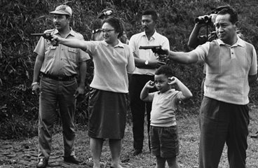 [soeharto7.bmp]