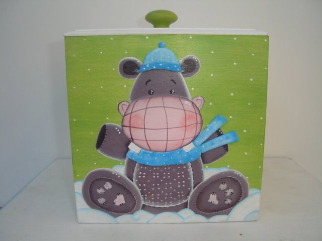 caja decorada hipopotamo