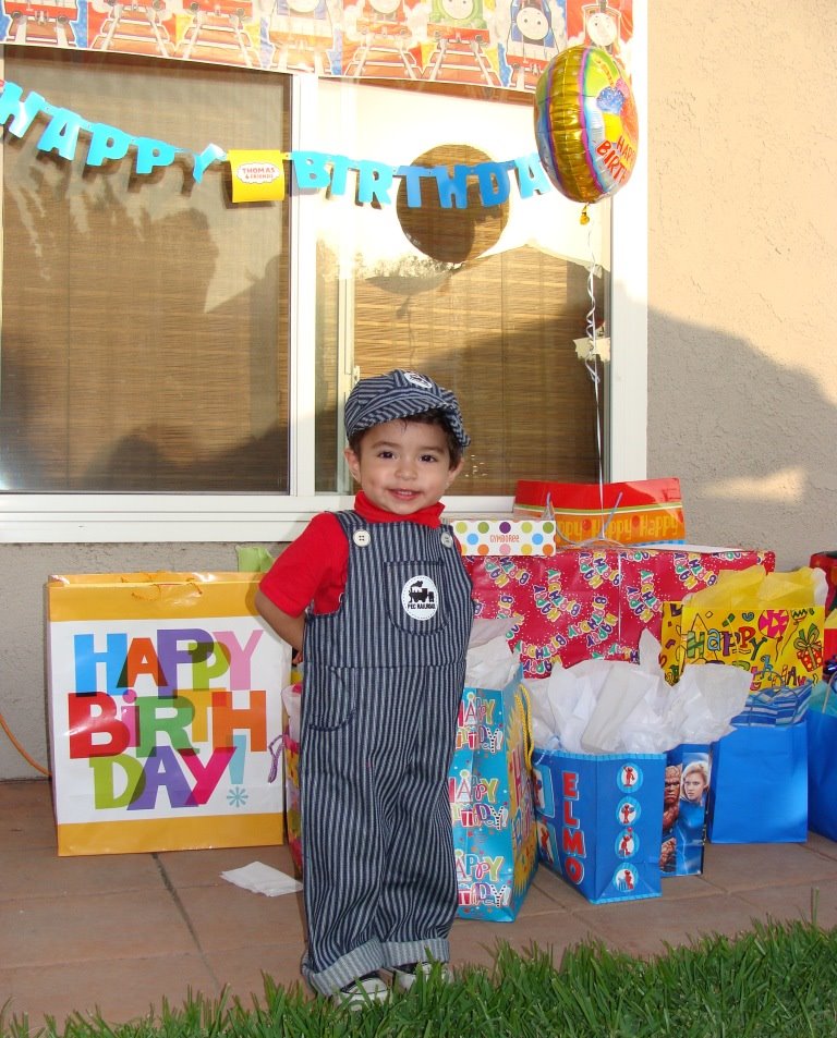 [DSC07968-RJBday2.jpg]